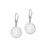 Srebrne wiszące kolczyki z motywem rozety. Zapięcie typu bigiel angielski.