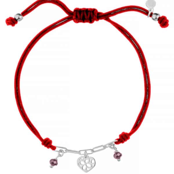 Srebrna bransoletka na czerwonym, podwójnm sznurku z motywem łańcuszka i ażurowego serduszka.