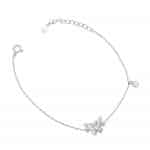 srebrna rodowana bransoletka na delikatnym łańcuszku z motywem ozdobnym w postaci motylka wysadzanego cyrkoniami i wiszącą pojedynczą cyrkonią