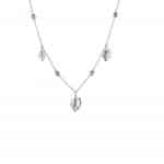 srebrny naszyjnik z wisząceymi liśćmi monstery i diamentowanymi kulkami