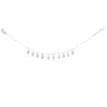 srebrna bransoletka z dziesięcioma wiszącymi błyszczącymi blaszkami w kształcie wrzeciona