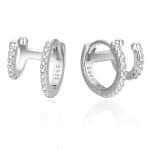 srebrne kolczyki kółeczka z cyrkoniami połączone belką z nausznicą co stwarza wrażenie dwóch kóleczek